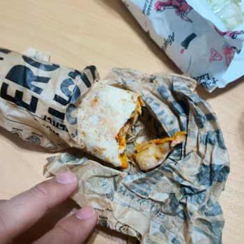 Çiğ Tavuk Ve Kıllı Yağ İçeren Dönerde Hijyen İhlali, Personelin Umursamaz Cevabı