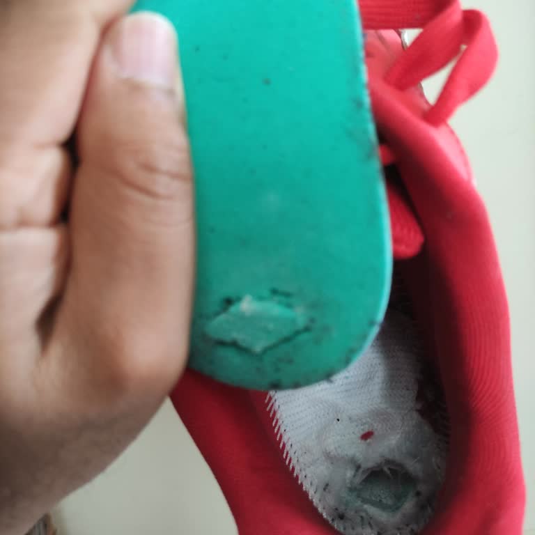 Puma Caven Ayakkabım Bir Ayda Astar Ve Taban Yırtıldı, Yanıt Bekliyorum