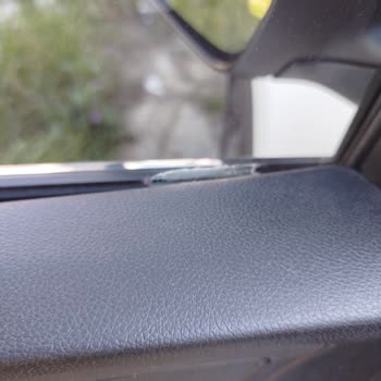 Kia Söke Yetkili Serviste Cam Filmi Değişiminde Kaba Üslup Ve Güvensiz İşçilik