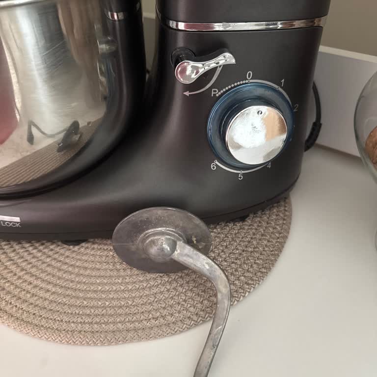 Bulaşık Makinesinde Yıkanan Yoğurma Aparatı Rengi Soldu, Ücretsiz Yedek Parça Talebi