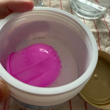 Getir Büyük'te İndirimli Deterjan Ürününde Kapağın Açılması Ve Yarı Miktar Eksikliği