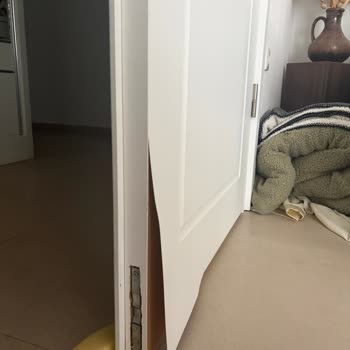 Vario Mat Beyaz Kapıların Kaplaması Garanti Süresi Sonra Kendiliğinden Sökülüyor