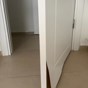 Vario Mat Beyaz Kapıların Kaplaması Garanti Süresi Sonra Kendiliğinden Sökülüyor