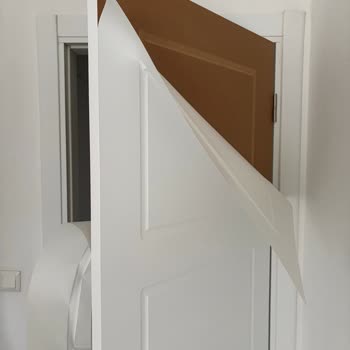 Vario Mat Beyaz Kapıların Kaplaması Garanti Süresi Sonra Kendiliğinden Sökülüyor