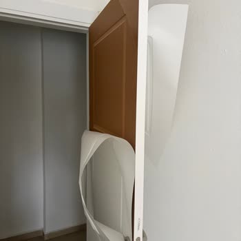 Vario Mat Beyaz Kapıların Kaplaması Garanti Süresi Sonra Kendiliğinden Sökülüyor