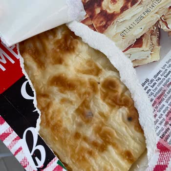 Nimet Gıda Böreğin Küflenmiş Olduğunu Gördüm