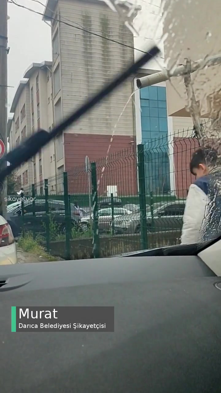 Darıca Belediyesi Yağmur Giderleri Yüzünden Öğrenci Ve Veli Sıkıntı Çekiyor! videonun kapak resmi