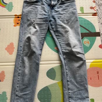 Sınırlı Kullanımda Bacak Arası Yırtılan Kot Pantolon İçin Ücretsiz Değişim Talebi