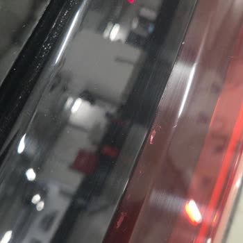 Arka Stop Lambasındaki İç Çatlak İçin Garanti Reddi Ve Ücretsiz Değişim Talebi