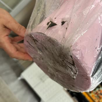 Islak Ve Çamurlu Hediye Paketi Teslimatı