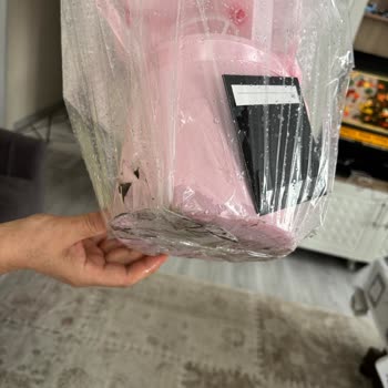 Islak Ve Çamurlu Hediye Paketi Teslimatı