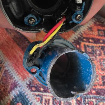 Philips 8000 Serisi Dikey Süpürge Çekim Gücünü Kaybetti Ve Eklem Parçaları Kırıldı