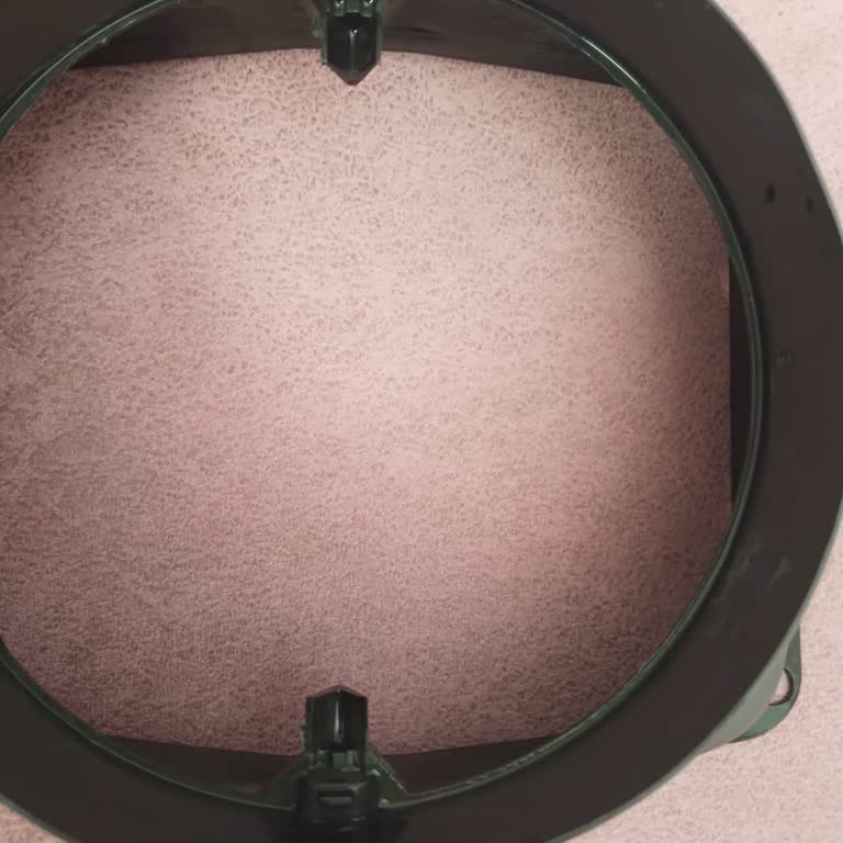 Çekvalf Olmayan Aspiratör Komşu Kokularını Eve Sızdırıyor