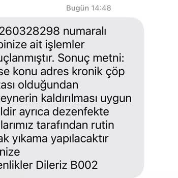 Bina Önündeki Çöp Konteyneri Neden Koku Ve Sağlık Riski Oluşturuyor