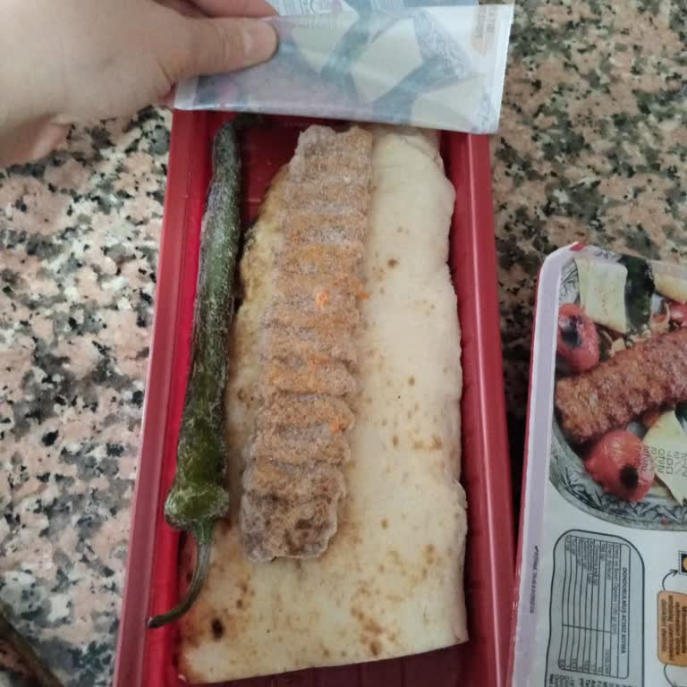 BİM’de 175 Gram Etiketli Adana Kebap Paketi Sadece 40 Gram Et İçeriyor