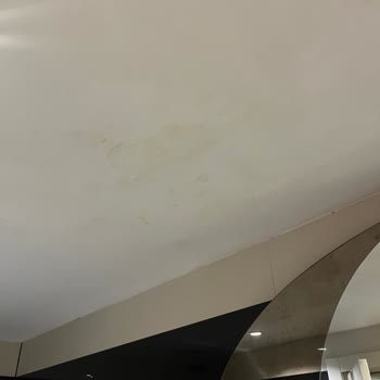 Ramada Otelinde Oda Bakımsızlığı Ve Yetersiz Müşteri Hizmeti