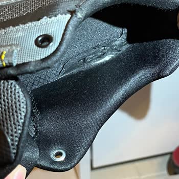 Yüksek Fiyatlı Skechers Ayakkabının İç Yırtılması Ve Garanti Reddi