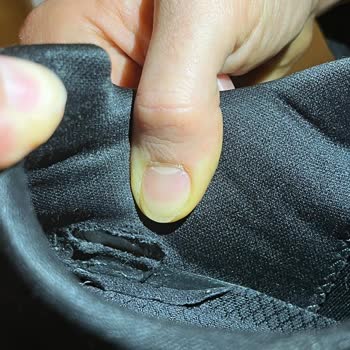 Yüksek Fiyatlı Skechers Ayakkabının İç Yırtılması Ve Garanti Reddi