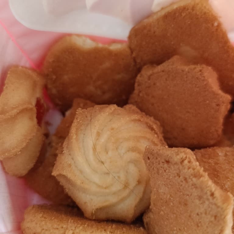 Ülker Hanımeller Kurabiyesinde Kıl Ve Hijyen Sorunu