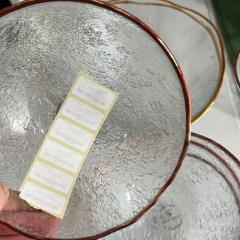 Yanlış Renk Ve Çıkan Yaldızlı Kaseler İçin Değişim Ve İade Talebi