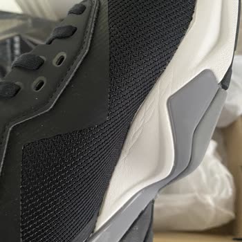 Adidas'tan Gelen Kullanılmış Ayakkabının Lekeli Durumu Ve İade Talebi