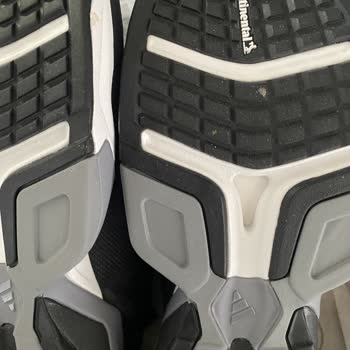 Adidas'tan Gelen Kullanılmış Ayakkabının Lekeli Durumu Ve İade Talebi