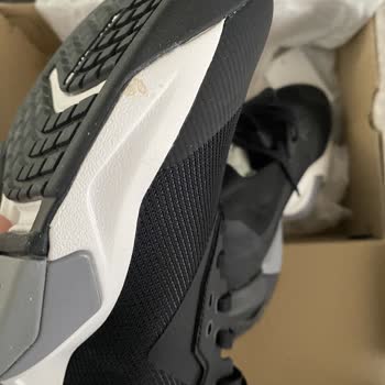 Adidas'tan Gelen Kullanılmış Ayakkabının Lekeli Durumu Ve İade Talebi