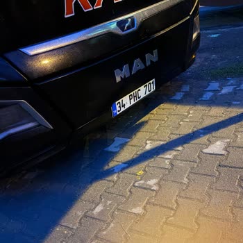 Kale Seyahat’in Arızalı Otobüsü Soğukta Sürücünün Kaba Tavrı Yolcuların Güvenliğini Tehlikeye Attı