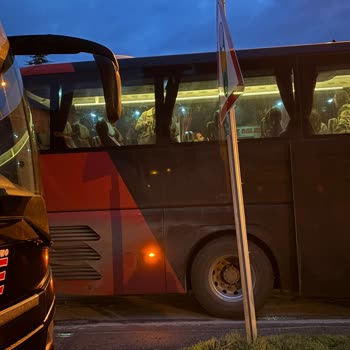 Kale Seyahat’in Arızalı Otobüsü Soğukta Sürücünün Kaba Tavrı Yolcuların Güvenliğini Tehlikeye Attı