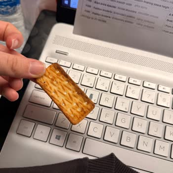 Ülker Çizi Krakerde Yanık Tat Ve Mide Rahatsızlığı