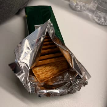 Ülker Çizi Krakerde Yanık Tat Ve Mide Rahatsızlığı