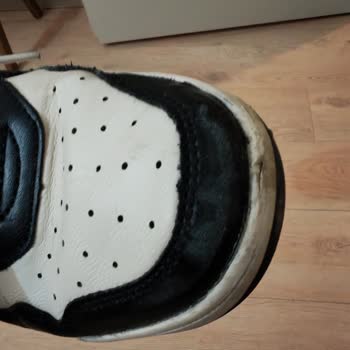 FLO'da Kısa Sürede Deforme Olan Sneaker İçin Kullanıcı Hatası Reddi Ve İade Talebi