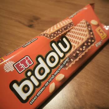 Eti Dolu Çikolatalı Gofretten Bozuk Parça Ve Hijyen Endişesi