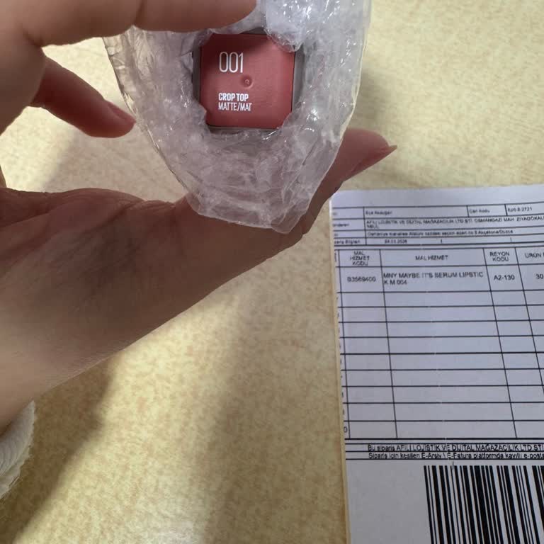 Yanlış Renk Lipstick Gönderimi