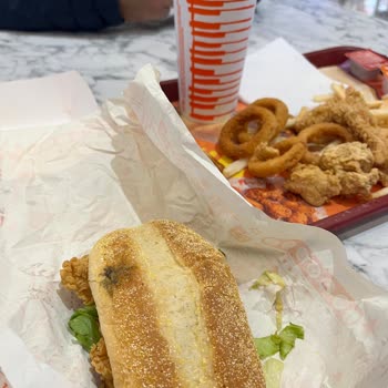 Popeyes West Park Şubesinde Küflü Ekmek Ve Hijyen Sorunu