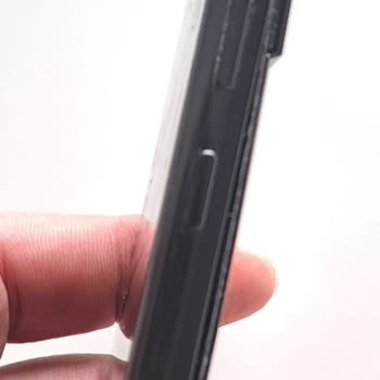 Şişen Batarya Ve Patlama Riski Nedeniyle Samsung S22 Ücretsiz Değişim İsteği