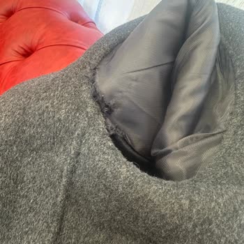 Mango'dan Aldığım Yün Kabanın Dikişleri Gevşedi Ve Kol Astarı Yırtıldı