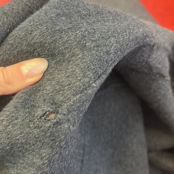 Mango'dan Aldığım Yün Kabanın Dikişleri Gevşedi Ve Kol Astarı Yırtıldı