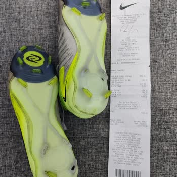 Nike Kramponu 20 Gün İçinde Çivi Kırıldı, Mağaza Değişim Reddi