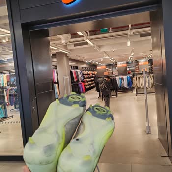 Nike Kramponu 20 Gün İçinde Çivi Kırıldı, Mağaza Değişim Reddi