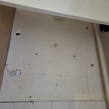 Duvar Tipi Davlumbaz Aniden Düşerek Can Güvenliğini Tehdit Etti