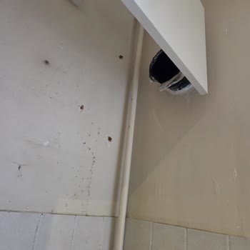 Duvar Tipi Davlumbaz Aniden Düşerek Can Güvenliğini Tehdit Etti