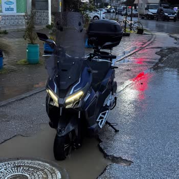 Superonline Altyapı Çukurunda Güvenlik Önlemi Yok, Motosikletim Ağır Hasar Aldı