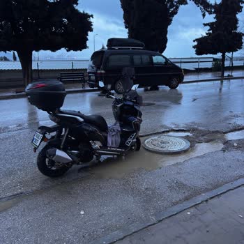 Superonline Altyapı Çukurunda Güvenlik Önlemi Yok, Motosikletim Ağır Hasar Aldı