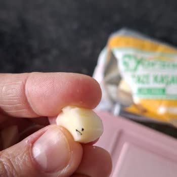 Yörsan Kaşar Peynirinde Yabancı Sert Parçalar Çıktı Ve Hijyen Endişesi Yarattı!