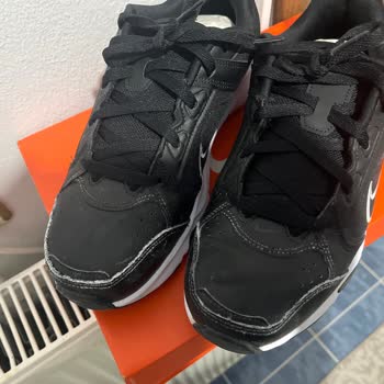 Kocaeli FLO Şubesinde Üç Günde Dikiş Sorunu, Ayakkabı Değişimi Talebi