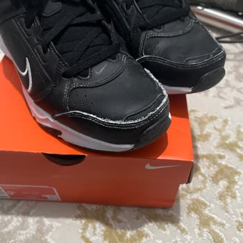 Kocaeli FLO Şubesinde Üç Günde Dikiş Sorunu, Ayakkabı Değişimi Talebi