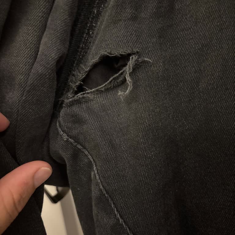 Kısa Sürede Yırtılan Mavi Kot Pantolon İçin Ayıplı Ürün İadesi Talebi