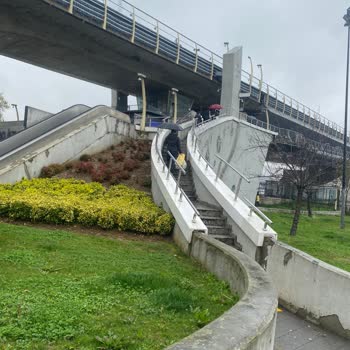 Metro İstanbul M2 Yürüyen Merdiven Yaklaşık 4 Gündür Arızalı Durumdadır