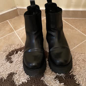 FLO'dan Alınan Ayakkabının 2 Gün İçinde Tabana Ayrılması